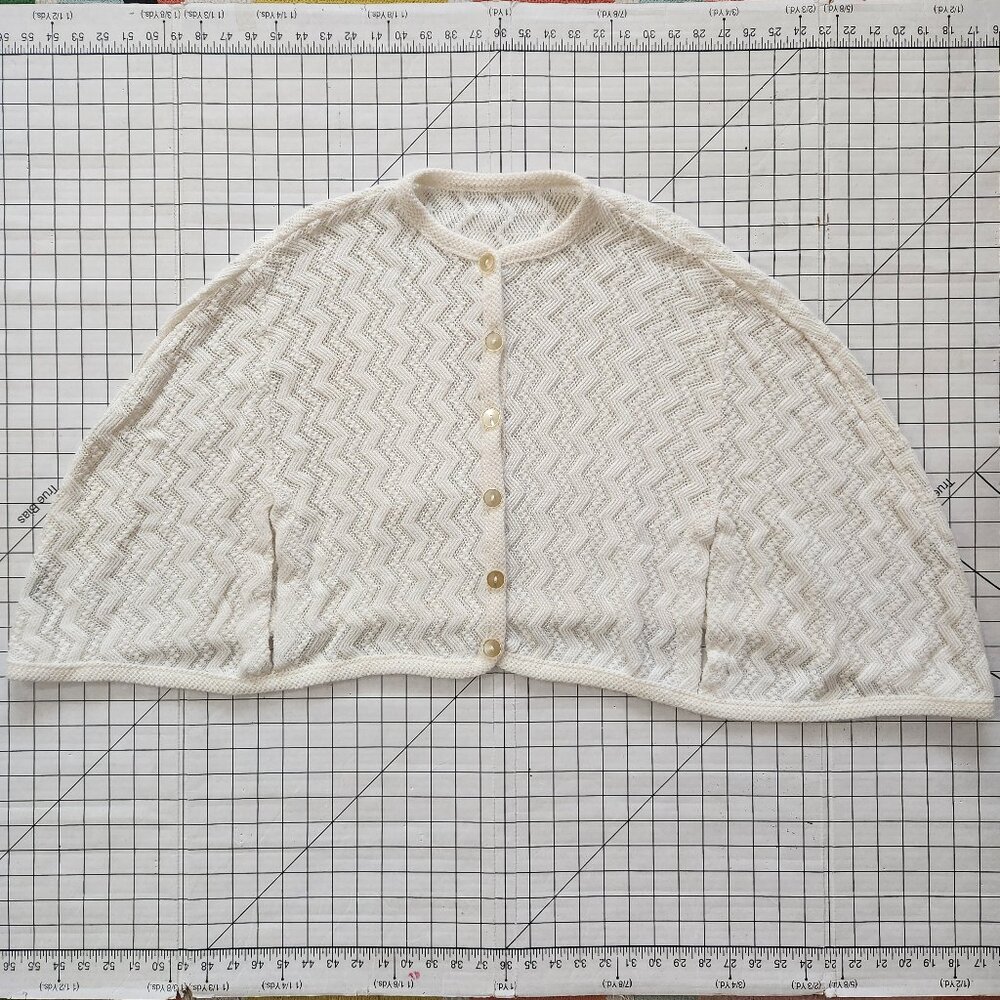 Vintage Arista Knitwear Orlon Acrylic 60s 70s Ivory Chevron Cropped Cape O/S